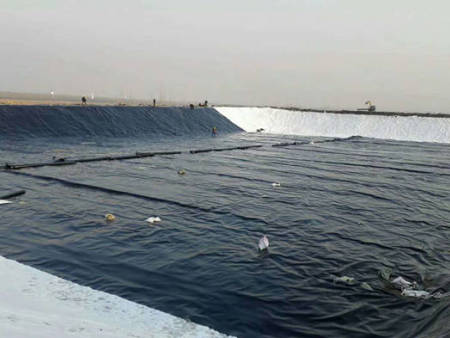 防滲膜施工現(xiàn)場(chǎng)